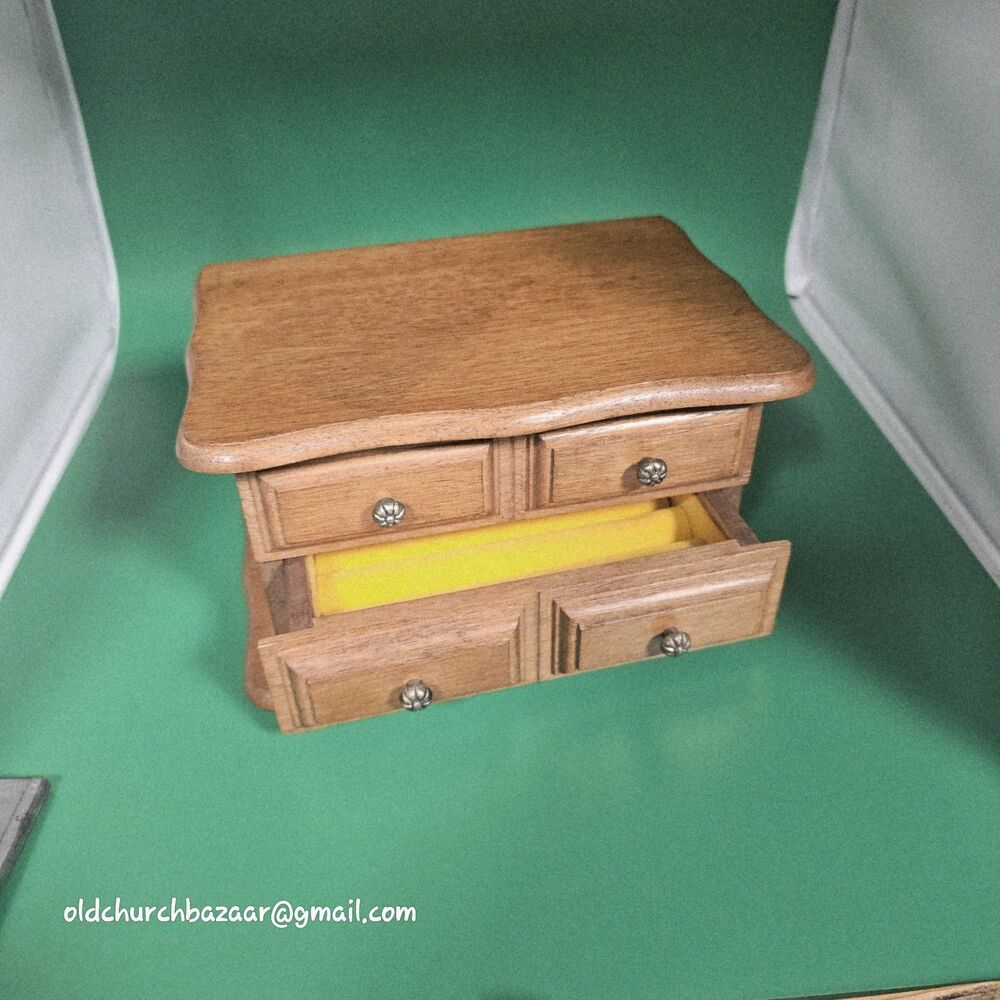 Vintage Avon Decorators Jewelry Chest 1978 Small Wooden Jewelry Box Girl Jewelry